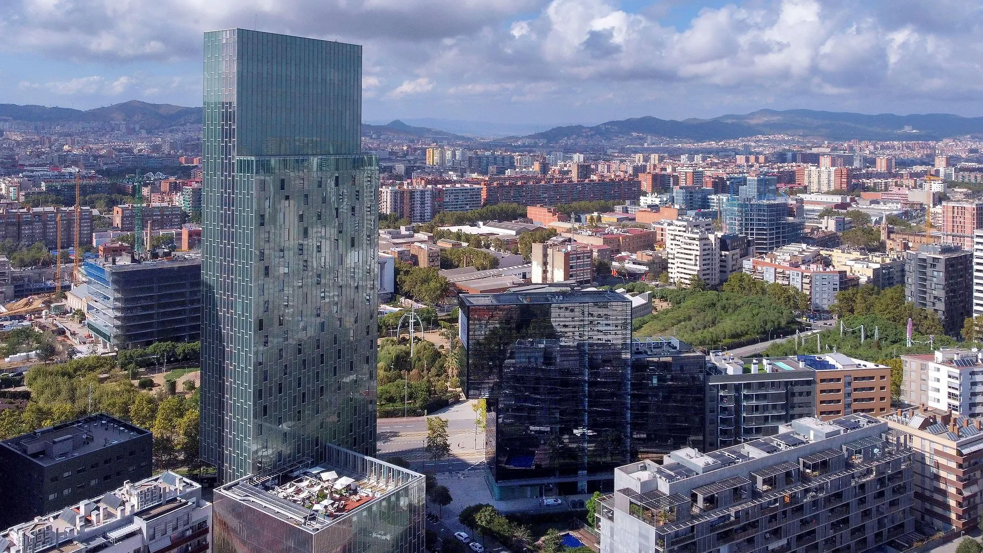 Melia Barcelona Sky 4* Sup Hotel
