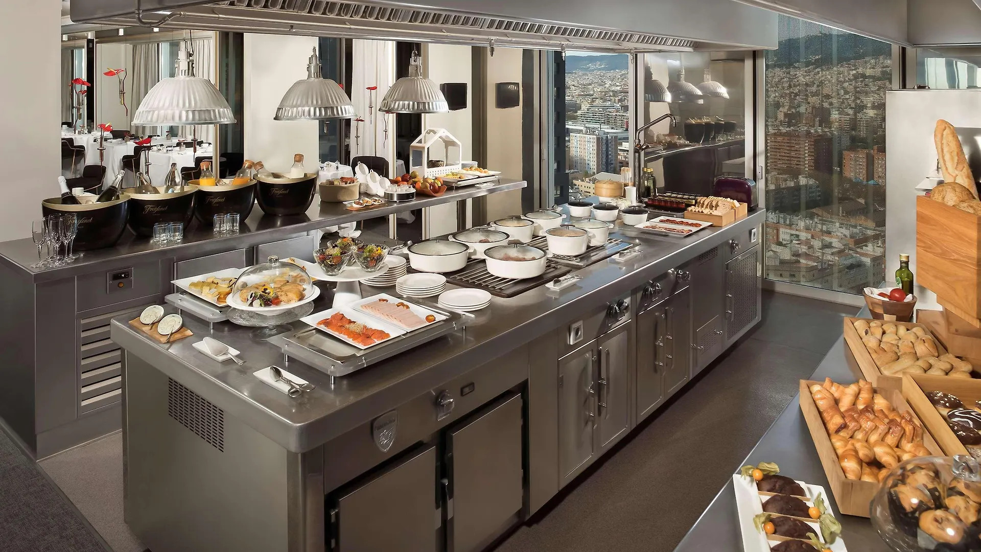 Melia Barcelona Sky 4* Sup Hotel