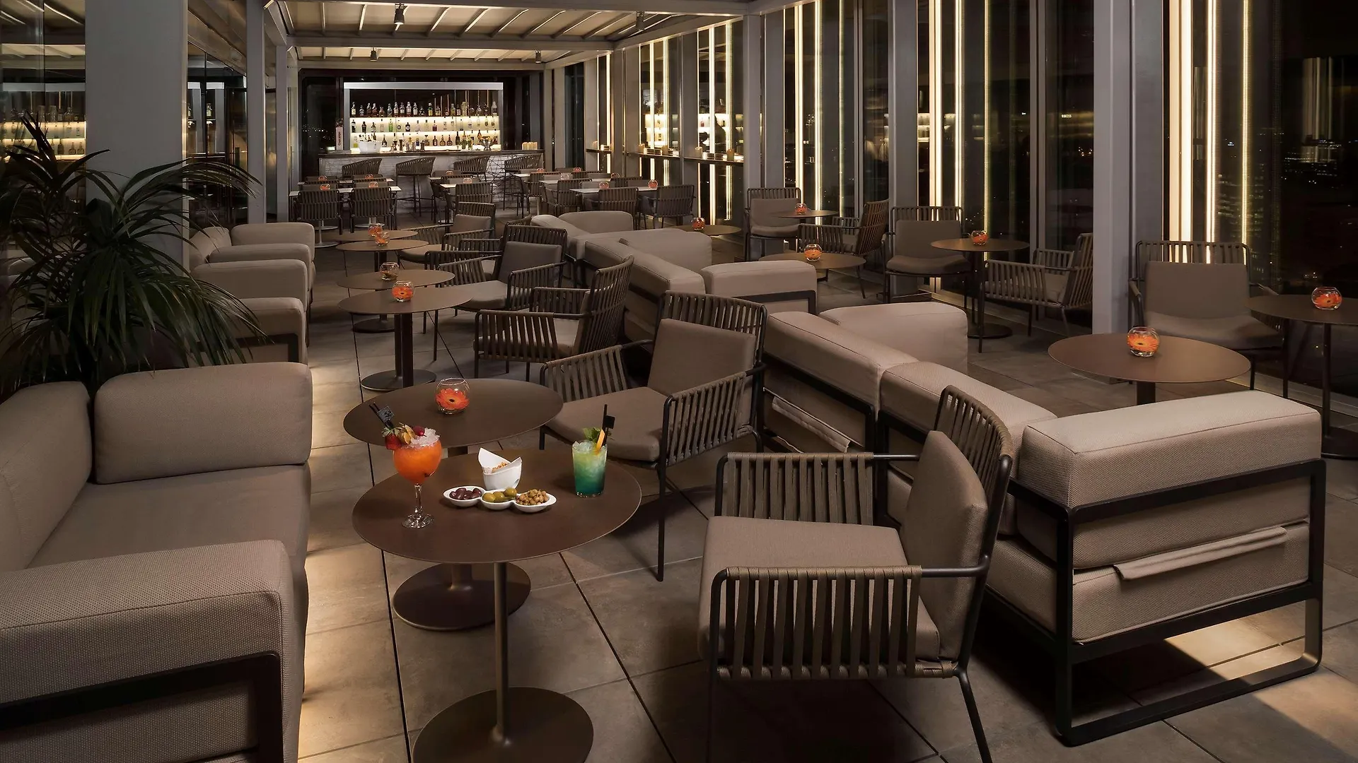 Melia Barcelona Sky 4* Sup Hotel