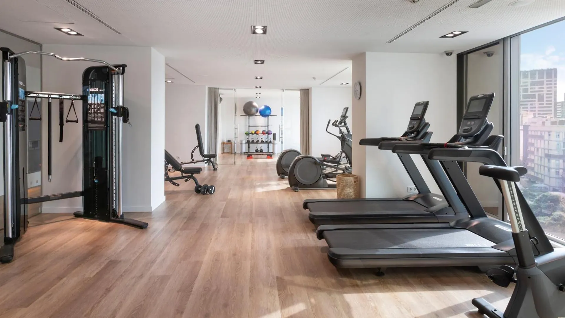 Melia Barcelona Sky 4* Sup Hotel